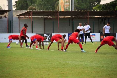 Can De Finale S Ance D Entra Nement De L Quipe De L Angola