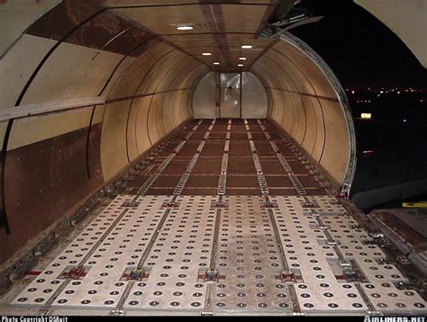 Cargo 727 interior - UPS Passenger Flights - Aerosavvy - AeroSavvy