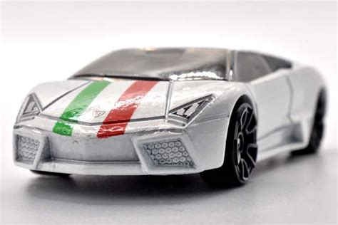 LAMBORGHINI REVENTÓN ROADSTERのレビューイタリアントリコな限定ハイパーカー FYF Hot