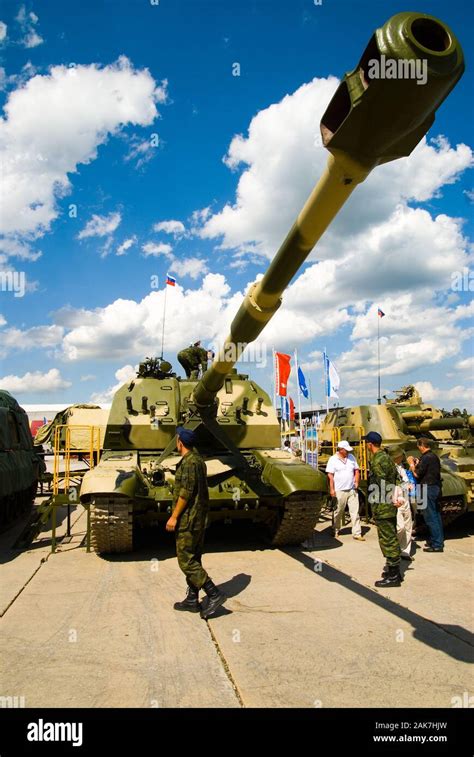 Self Propelled Mm Howitzer S Msta S Stock Photo Alamy