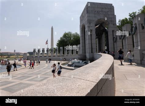 World War II Memorial in Washington, Washington DC, USA. Picture: garyroberts/worldwidefeatures ...