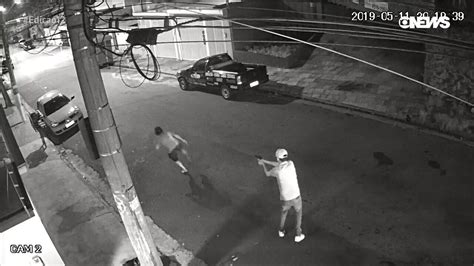 Vídeo mostra homem sendo executado em rua de Santo André no ABC