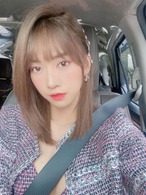 Hot girl Lê Bống lên tiếng về việc mặc đồ pikachu bó sát phản cảm trên truyền hình