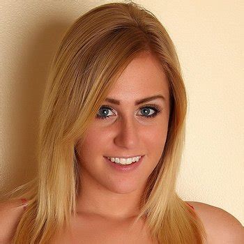 Get 92 Ashley Vallone Free Stripping And Nude Links At FreeOnes