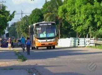 Sargento da PM é baleado em tentativa de assalto dentro de ônibus na