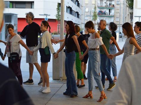 Fotos De La Plaza Dantza En Burlada Ortzadar