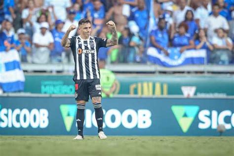 Cruzeiro x Atlético MG autor do gol de empate atleticano Saravia é