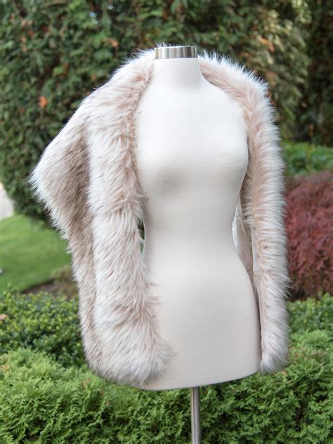 Gray Faux Fur Wrap B005 Gray