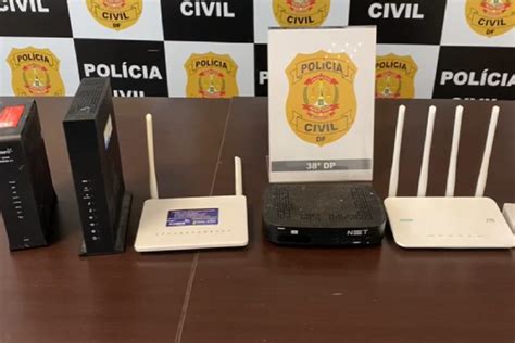 Polícia prende no DF golpista que vendia modem de internet em rede