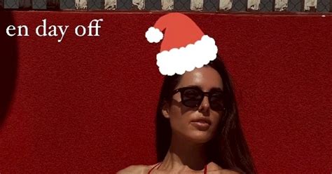 Celia Krychowiak półnaga w święta Modelka w skąpym bikini