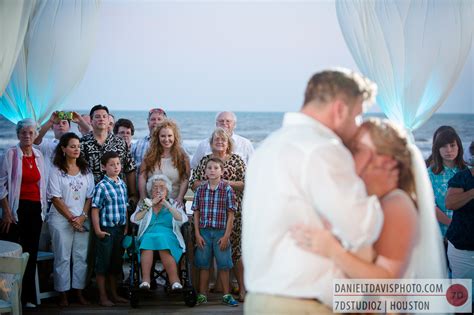 GALVESTON BEACH WEDDING - DANIEL T DAVIS - DESTINATION WEDDING PHOTOGRAPHER