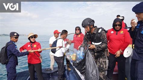 KKP Kumpulkan 6 49 Ton Sampah Plastik Di Sekitar Perairan Batam