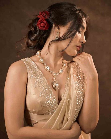 Surbhi Chandana Hot Photoshoot In Sleeveless Saree Glamsundari In