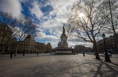 Coronavirus Par Crainte Du Confinement Ils Fuient Paris Le Parisien