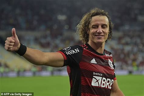 Ex Arsenal And Chelsea Defender David Luiz Has Suspected Viral