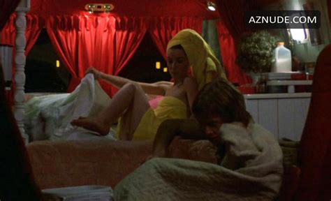 ANNIE POTTS Nude AZNude