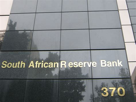 South African Central Bank Maintains Key Rate Amid Inflation Dip