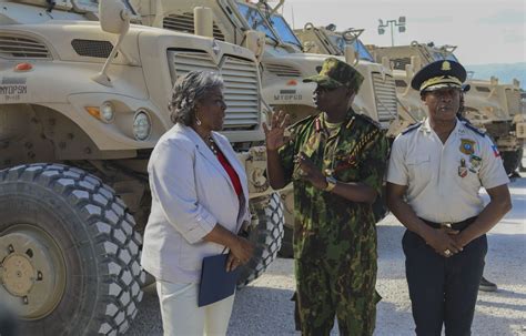 En Visite En Haïti Lambassadrice Américaine à Lonu Linda Thomas