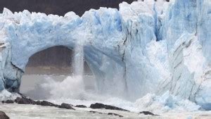 Perito Moreno Glacier Collapses Marinareservation