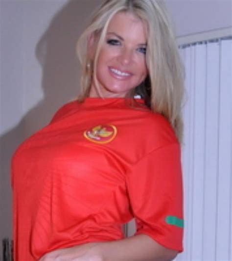 Vicky Vette Kostum Garuda Vicky Vette Foto Hot Vicky Vette Dalifree Homesite