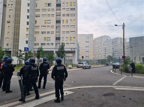 En images Scènes de chaos à Grenoble Chambéry Annecy Annonay et à