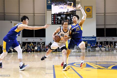 Cj Elleby Of The Salt Lake City Stars Drives Against The Santa Cruz