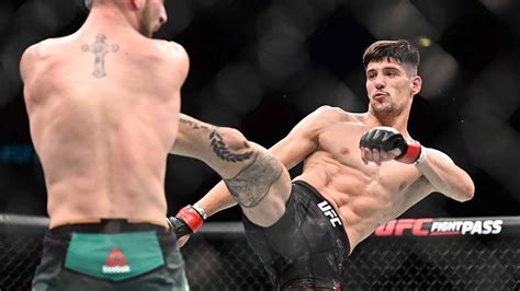 Del andamio a la UFC así es la nueva vida del luchador español Joel