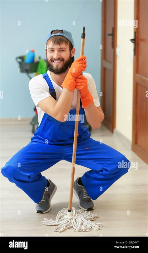 Man Mop Funny Hi Res Stock Photography And Images Alamy