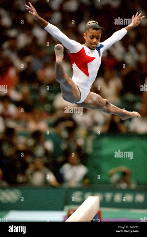 Dominique dawes gymnastics hi-res stock photography and images - Alamy