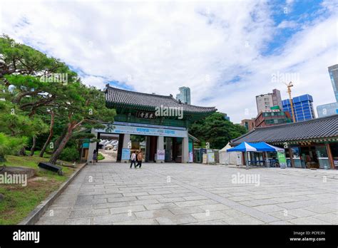 Seoul South Korea July 3 2018 Bongeunsa Temple Scene In Gangnam