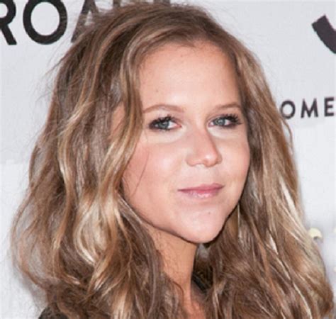 Amy Schumer - Bio, Net Worth, Height