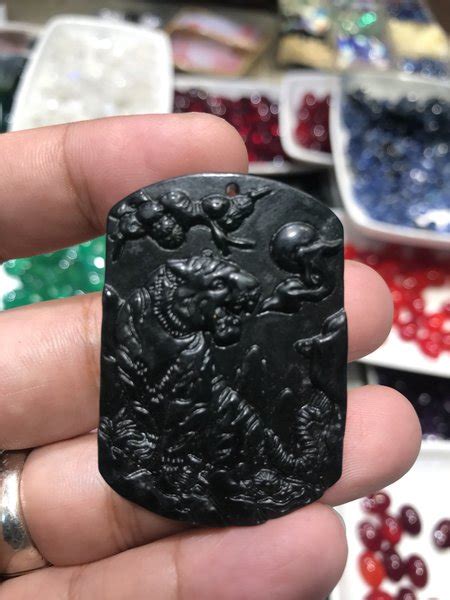 Jual Black Jade Batu Natural Shio Macan Black Zade Giok Hitam Asli