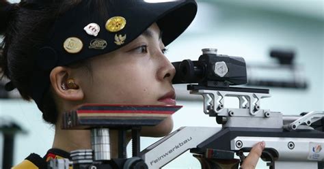 Hot girl bắn súng Phí Thanh Thảo tập luyện chuẩn bị cho ASIAD 19