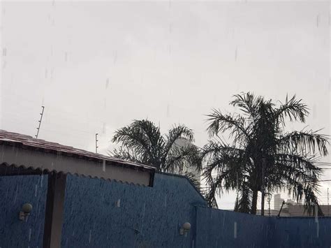 Confirmando previsão tarde é de chuva vento em Campo Grande