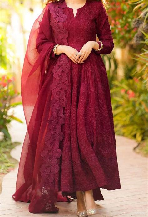 Pin By Mamoona Qayyum On Awesome Dresses Simple Dresses Stylish