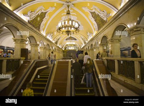 Komsomolskaya metro station moscow -Fotos und -Bildmaterial in hoher ...