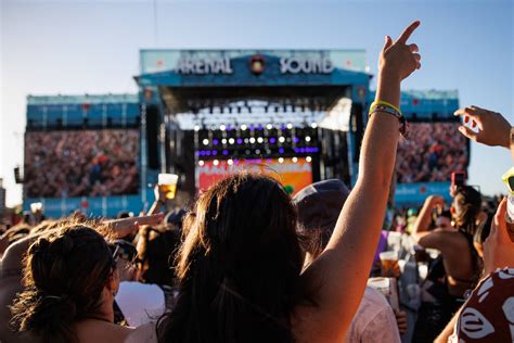 Nicky Jam Eleva La Temperatura En El Arenal Sound 2023 Las Provincias