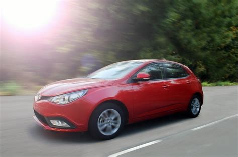 MG5 Review (2018) | Autocar
