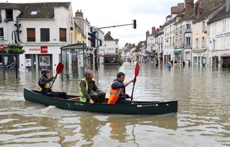 Inondations Le centre ville de Nemours évacué après la crue du Loing