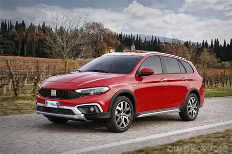 Fiat Tipo Cross Station Wagon Foto E Immagini Esclusive