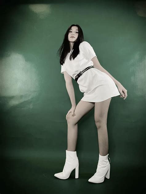 Ái nữ nhà sao và dàn hot girl X diện bikin i khoe vẻ đẹp tuổ i dậy thì Titanic Nơi mọi thứ