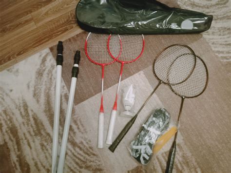 Vând set de batminton
