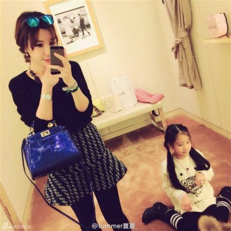 Trung Quốc Những bà mẹ hot ngang ngửa con gái xinh đẹp của mình