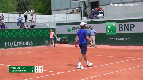 Roland Garros Marco Trungelliti Se Bat Pour Gagner Un Joli Point Au