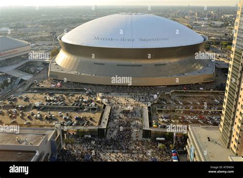 New Orleans Superdome Afternoon Before Sunday Night Nfl Game Between