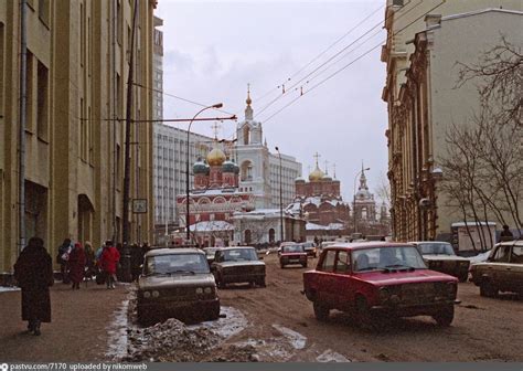 Берегите Москву. Ей стоять и стоять. Мы проходим... Она - остается ...