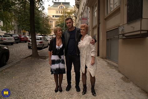 Mature NL Free Nude Mature MILF Pics Gallery