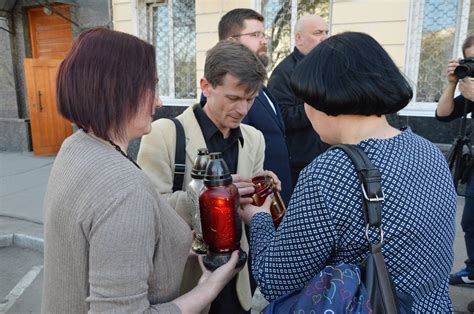 Polacy Ytomierszczyzny Oddali Ho D P Prezydentowi Rp Lechowi