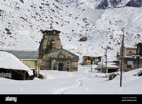 Kedarnath Temple Shrine Covered With Snow Kedarnath Temple Is A Hindu