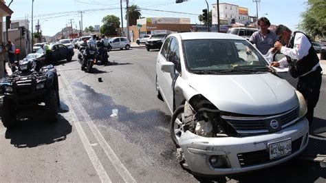 Mujer Resulta Lesionada En Aparatoso Choque